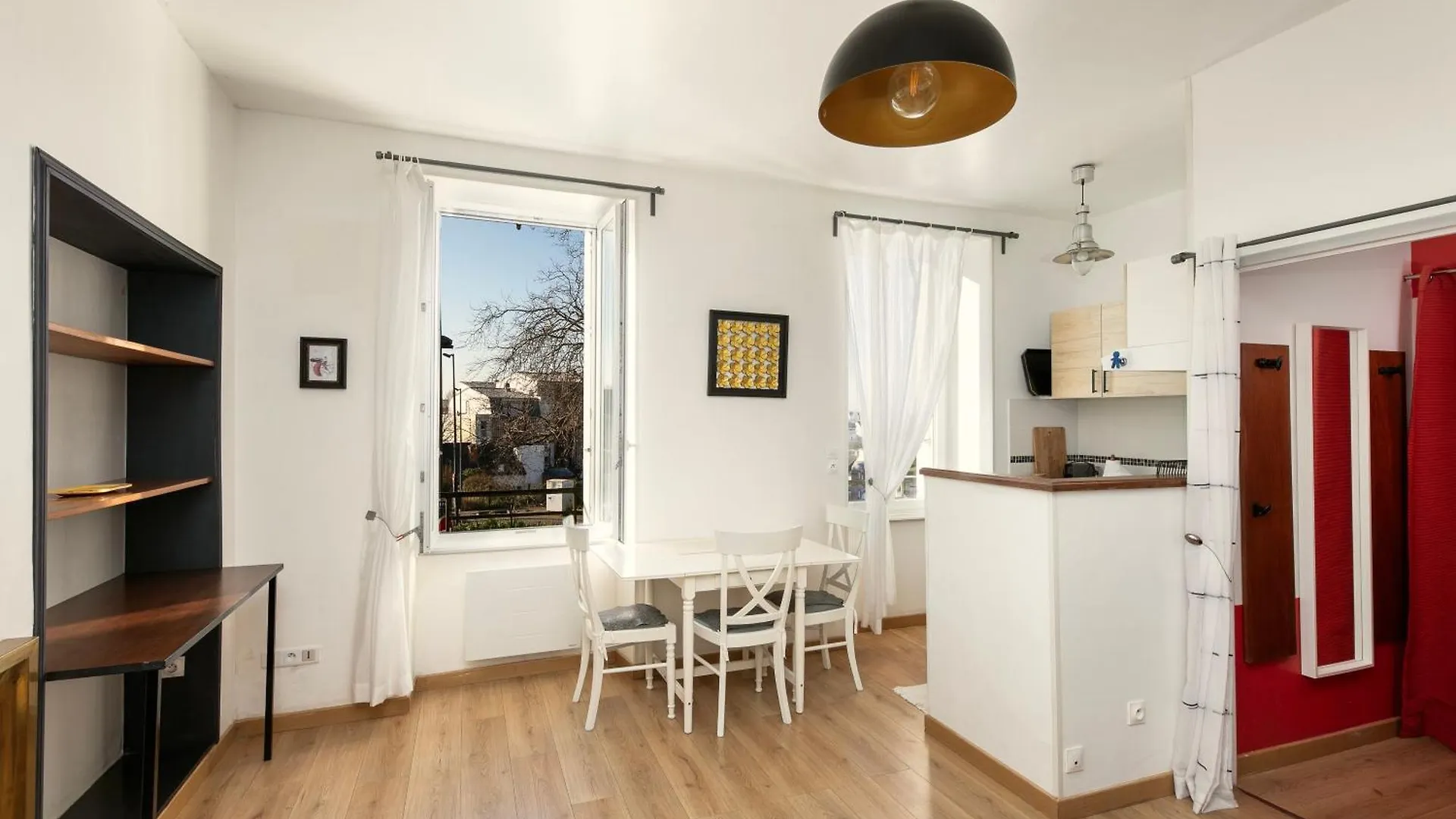 Joli Appartement Tout Juste Renove Vue Sur L'Eglise Breszt